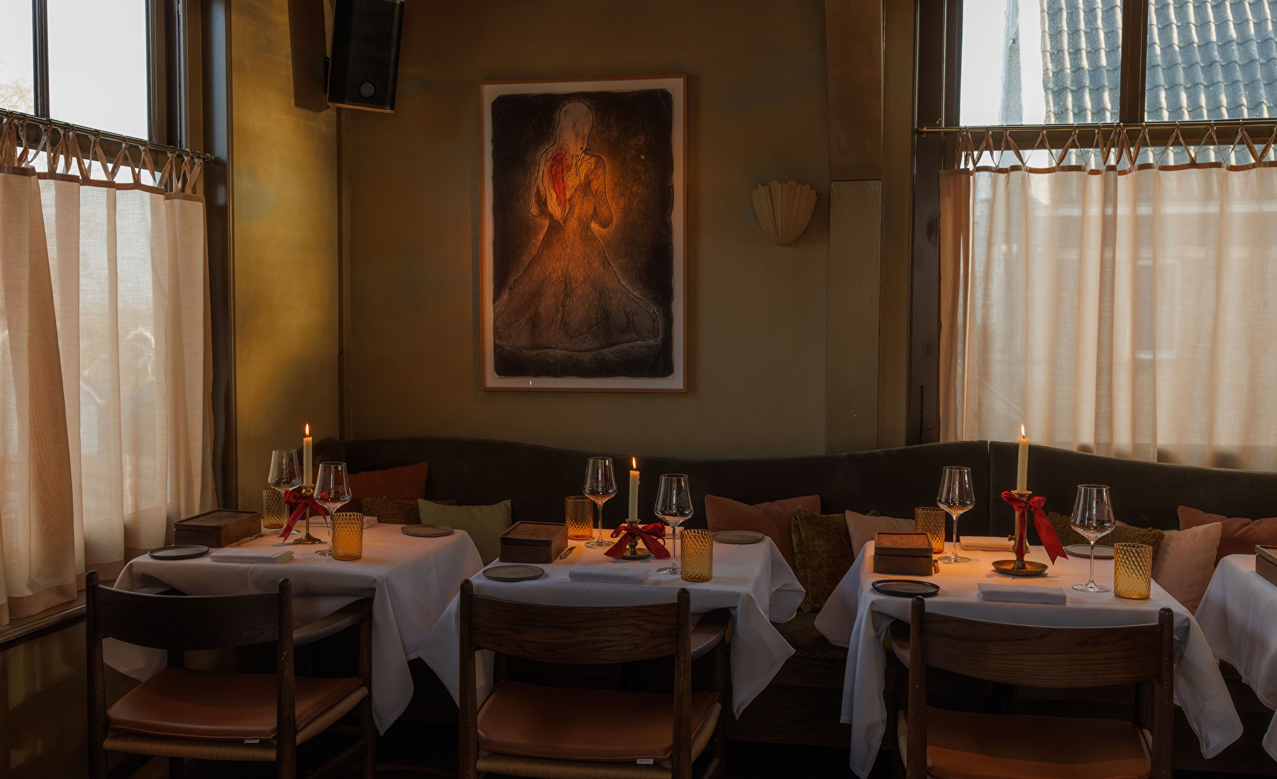 Restaurant De Mark shared dining table